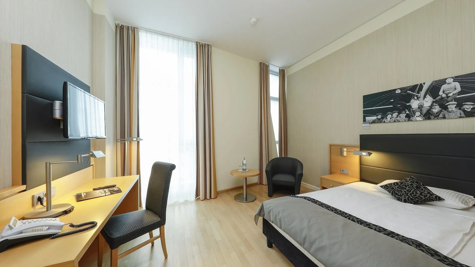 *** Отель Airporthotel Berlin-Adlershof Германия