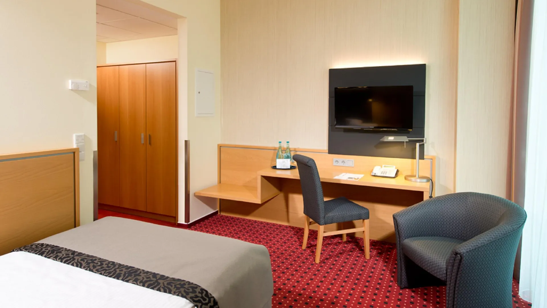Airporthotel Berlin-Adlershof 3*, Берлин