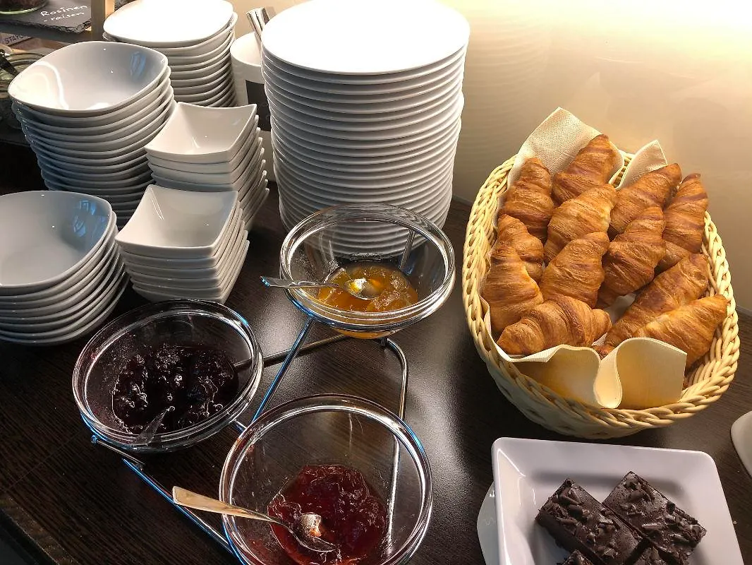 Отель Airporthotel Berlin-Adlershof