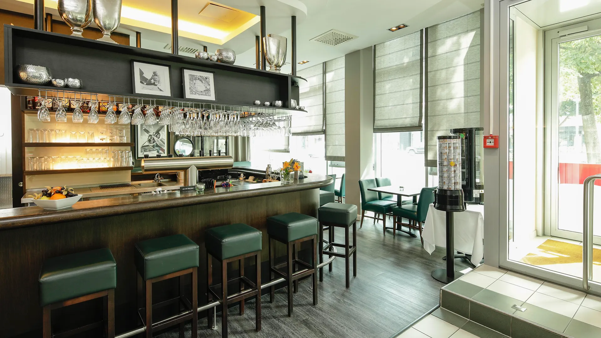 Отель Airporthotel Berlin-Adlershof