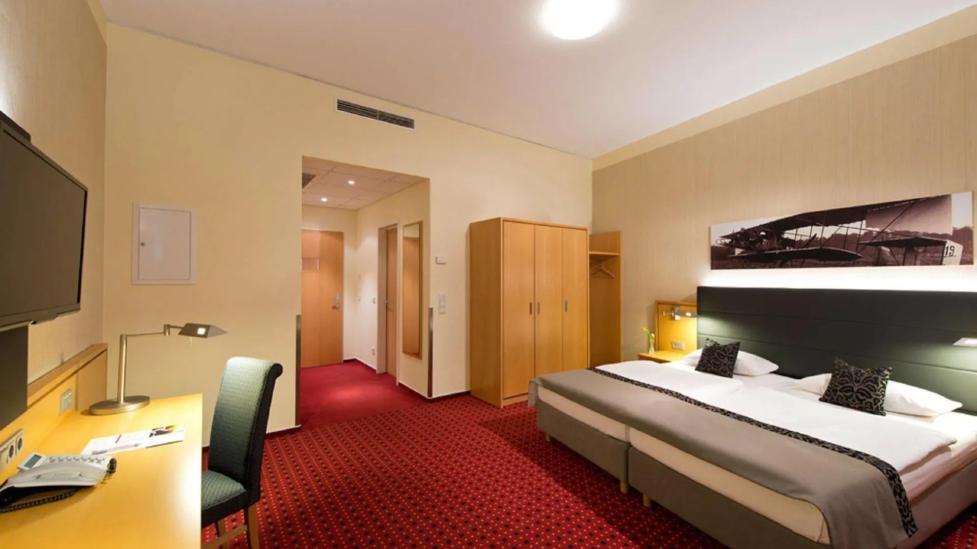 Отель Airporthotel Berlin-Adlershof