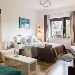 https://beautiful-1-room-apartment-near-rhine.dusseldorf-hotel.net