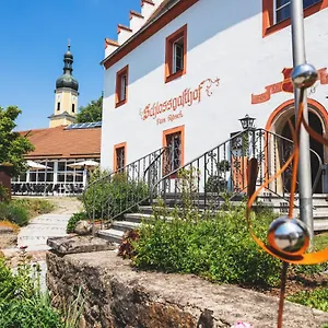 https://schlossgasthof-rosch.com-bavaria.com