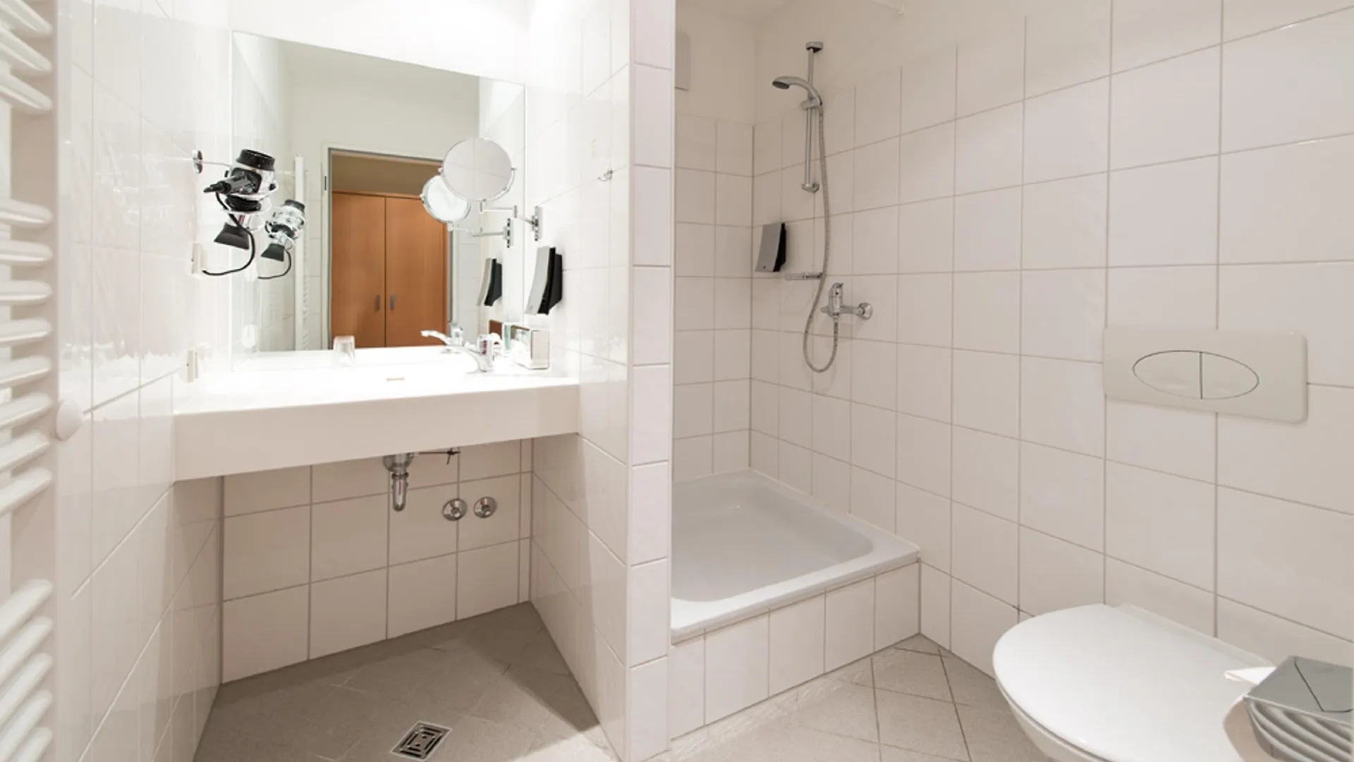 *** Hotel Airporthotel Berlin-Adlershof Tyskland